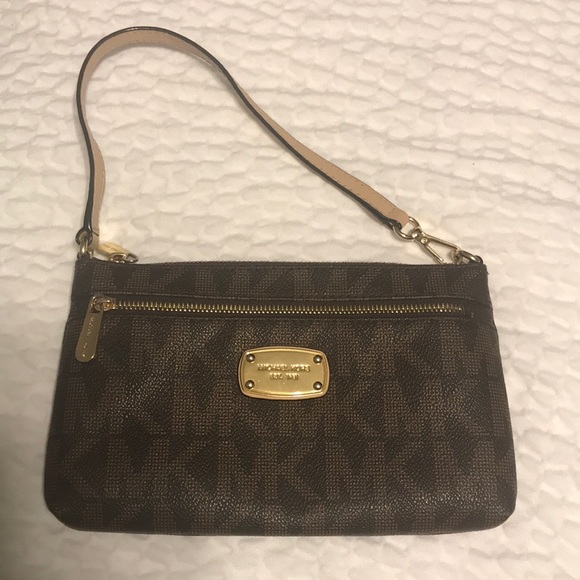 Michael Kors Wristlet-Used Once! - Picture 1 of 4
